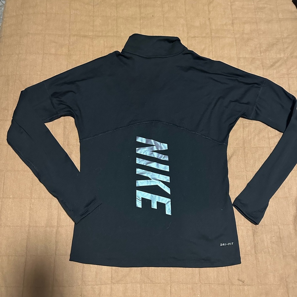 Nike pullover - Picture 2 of 2